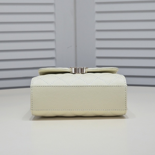 シャネルバッグ内部構造